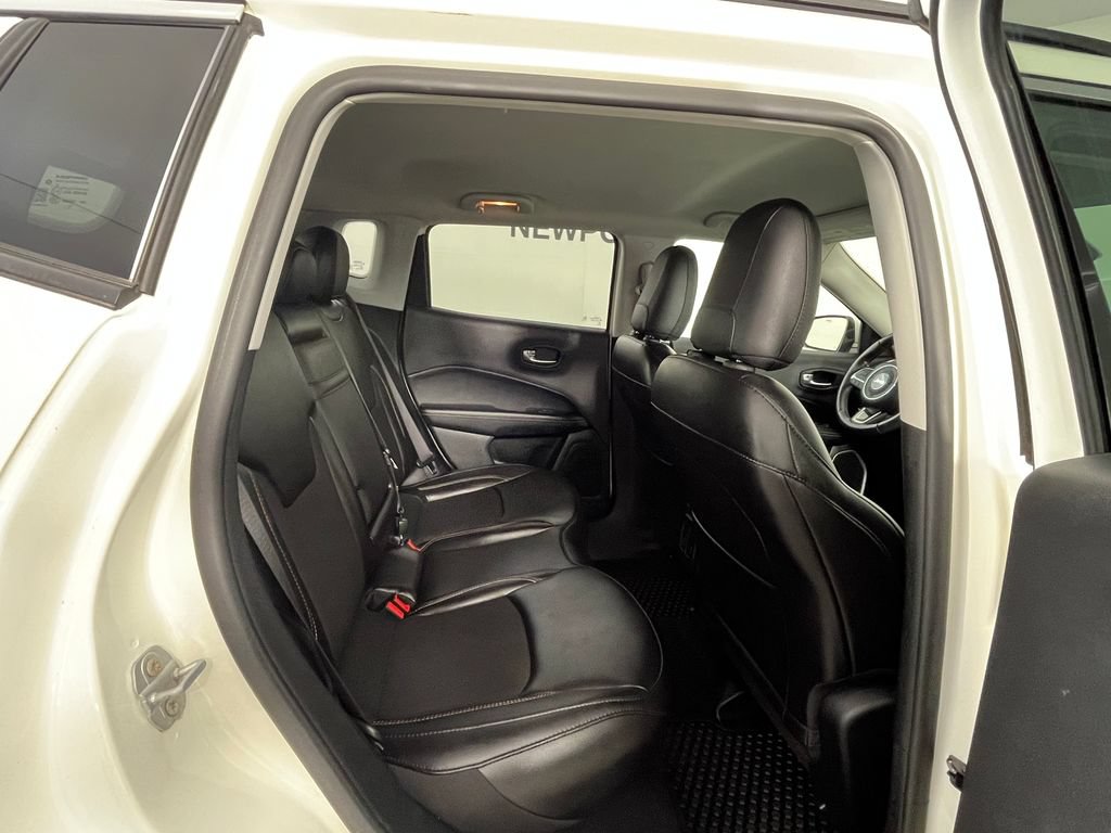 Used 2020 Jeep Compass Latitude w/ Cold Weather Group AWD/4WD image 23