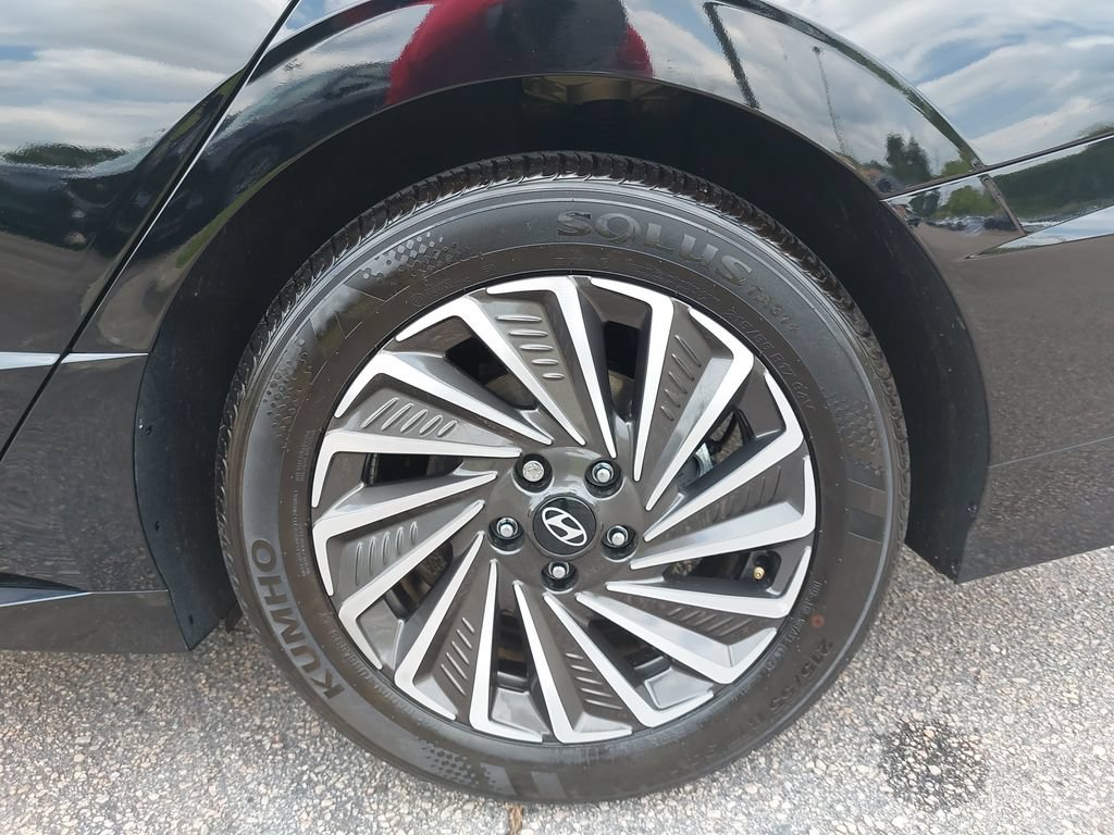 Certified 2025 Hyundai Sonata SEL FWD image 32