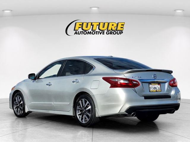 Used 2017 Nissan Altima 2.5 SL w/ 2.5 Technology Package FWD image 6