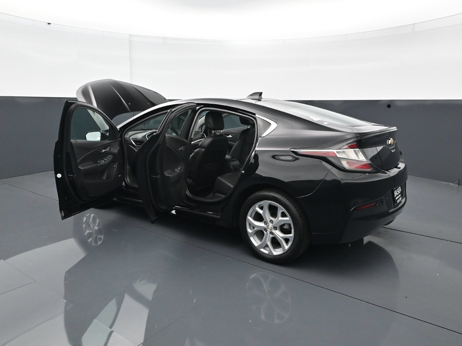 Used 2017 Chevrolet Volt Premier FWD image 28