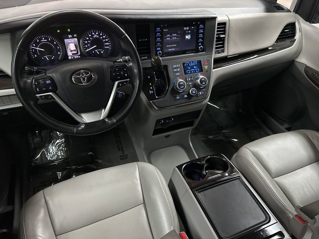 Used 2019 Toyota Sienna XLE FWD image 12