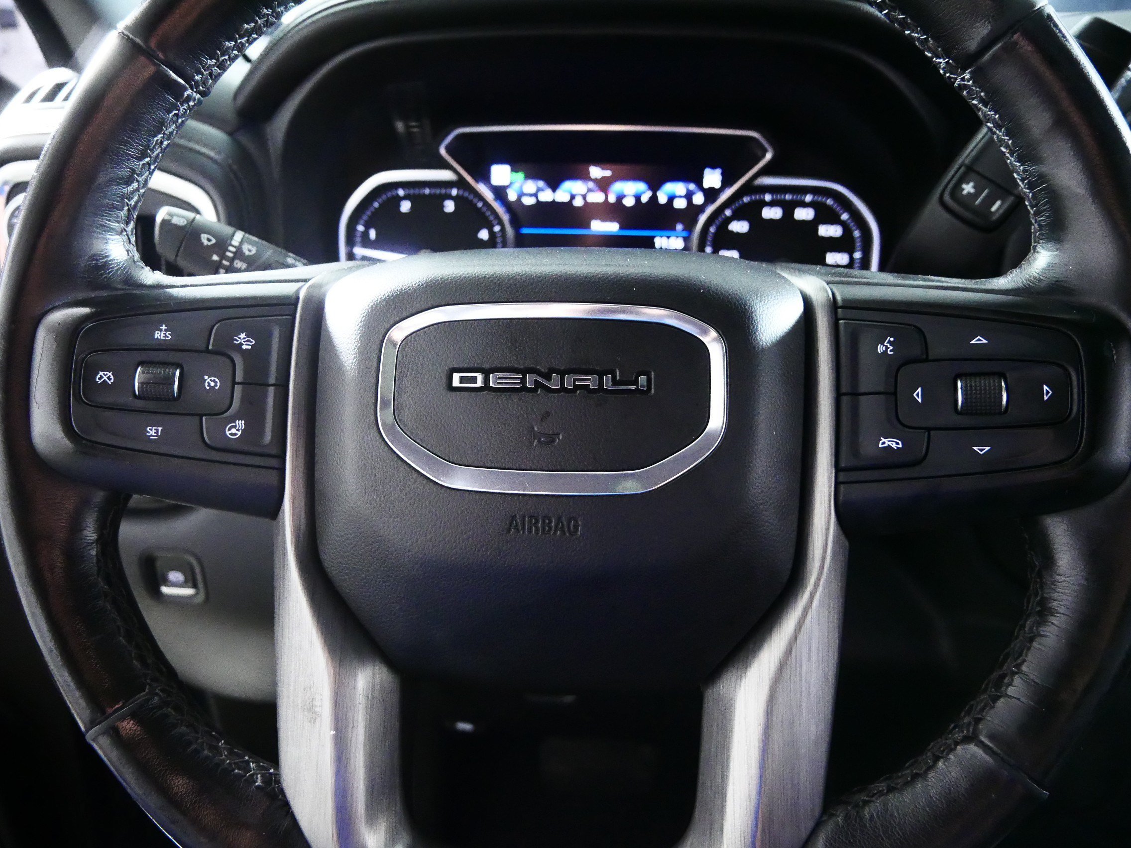 Used 2020 GMC Sierra 2500 Denali w/ Denali Ultimate Package AWD/4WD image 25