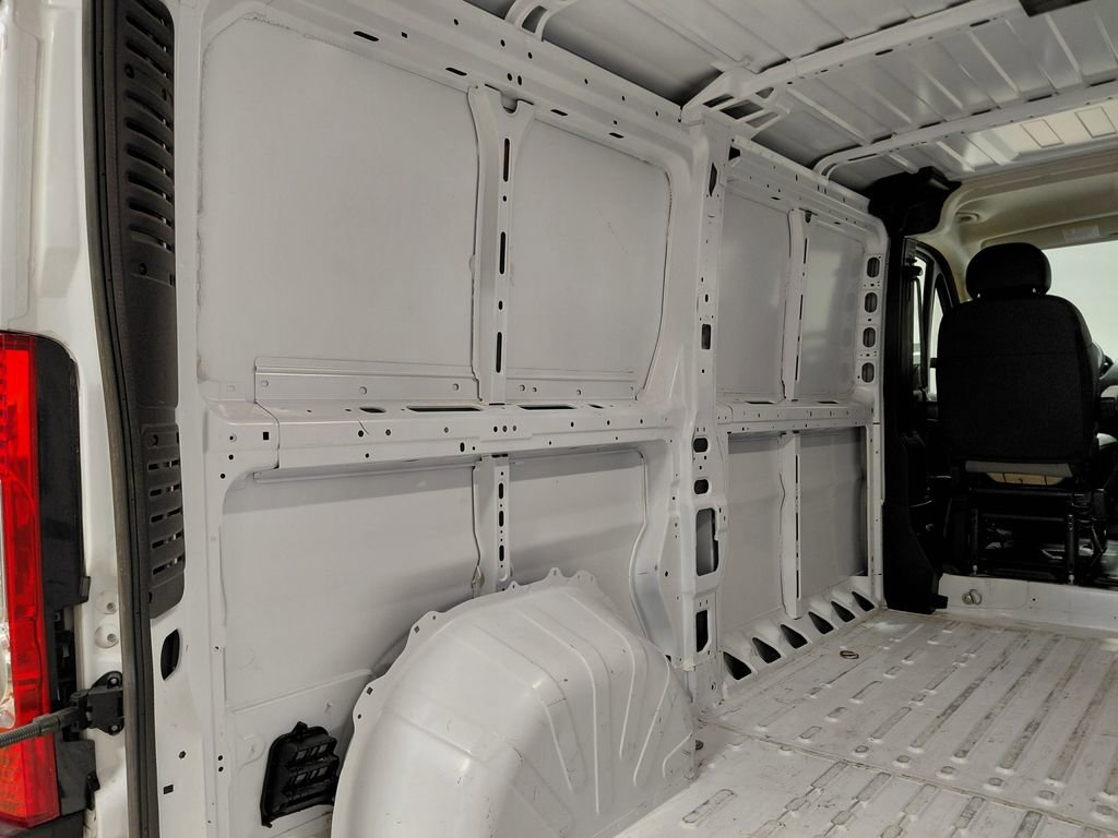 Used 2025 RAM ProMaster 2500 w/ Convenience Group FWD image 14