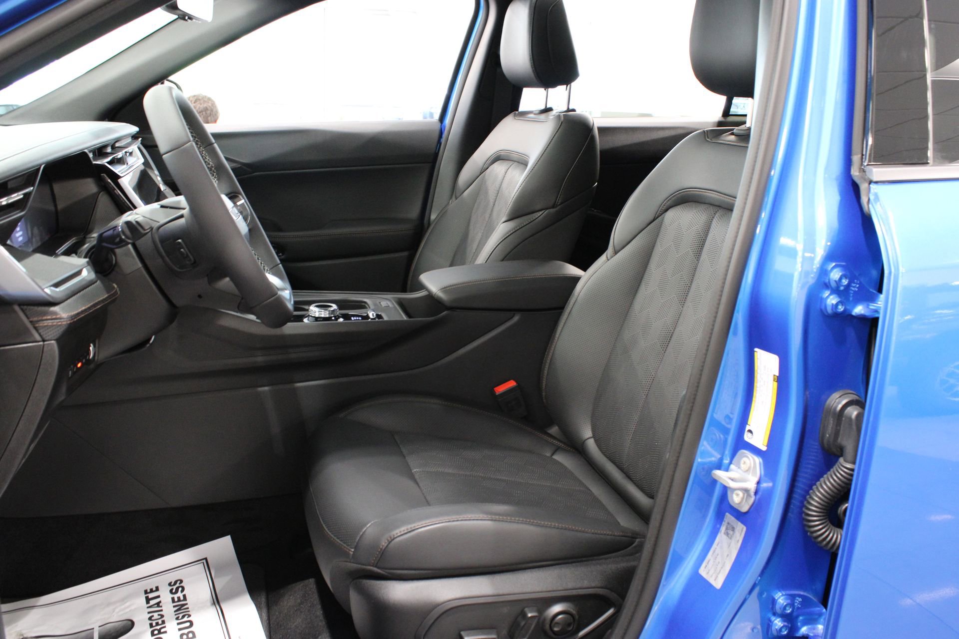 New 2026 Jeep Cherokee Overland image 13