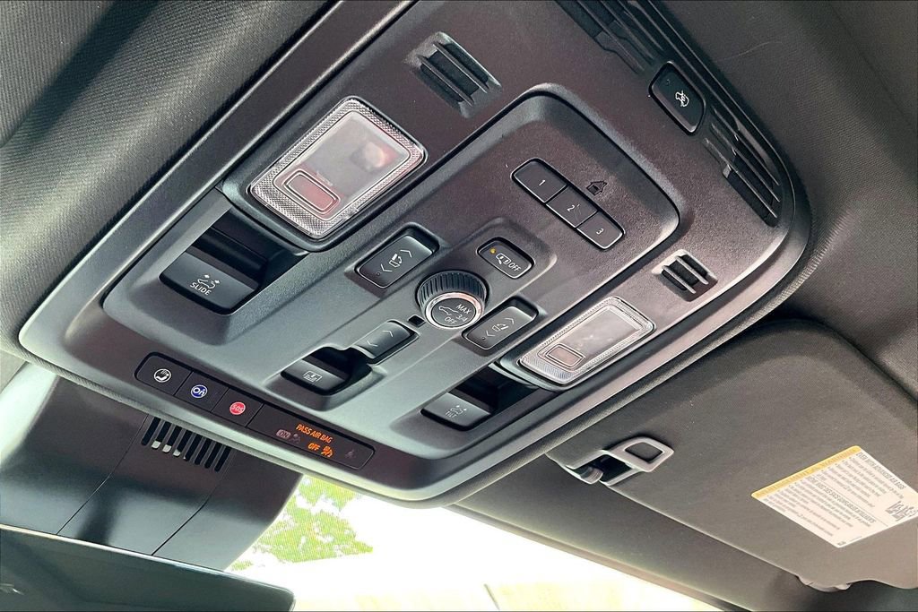 Used 2023 GMC Yukon Denali Ultimate AWD/4WD image 48