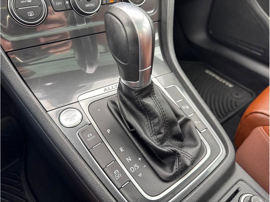 Used 2018 Volkswagen Golf Alltrack SEL image 21