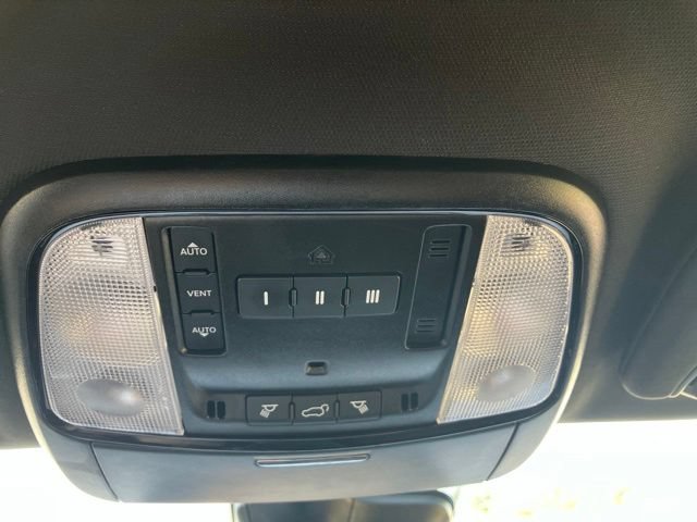 Used 2025 Dodge Durango R/T AWD/4WD image 16