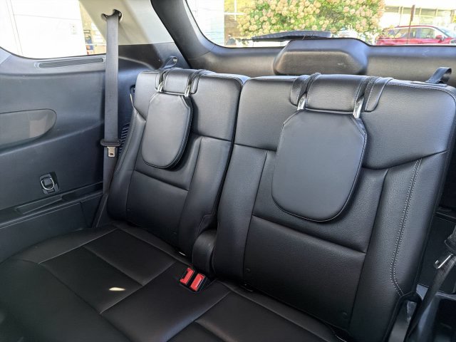 Used 2021 Ford Explorer XLT w/ Equipment Group 202A AWD/4WD image 24