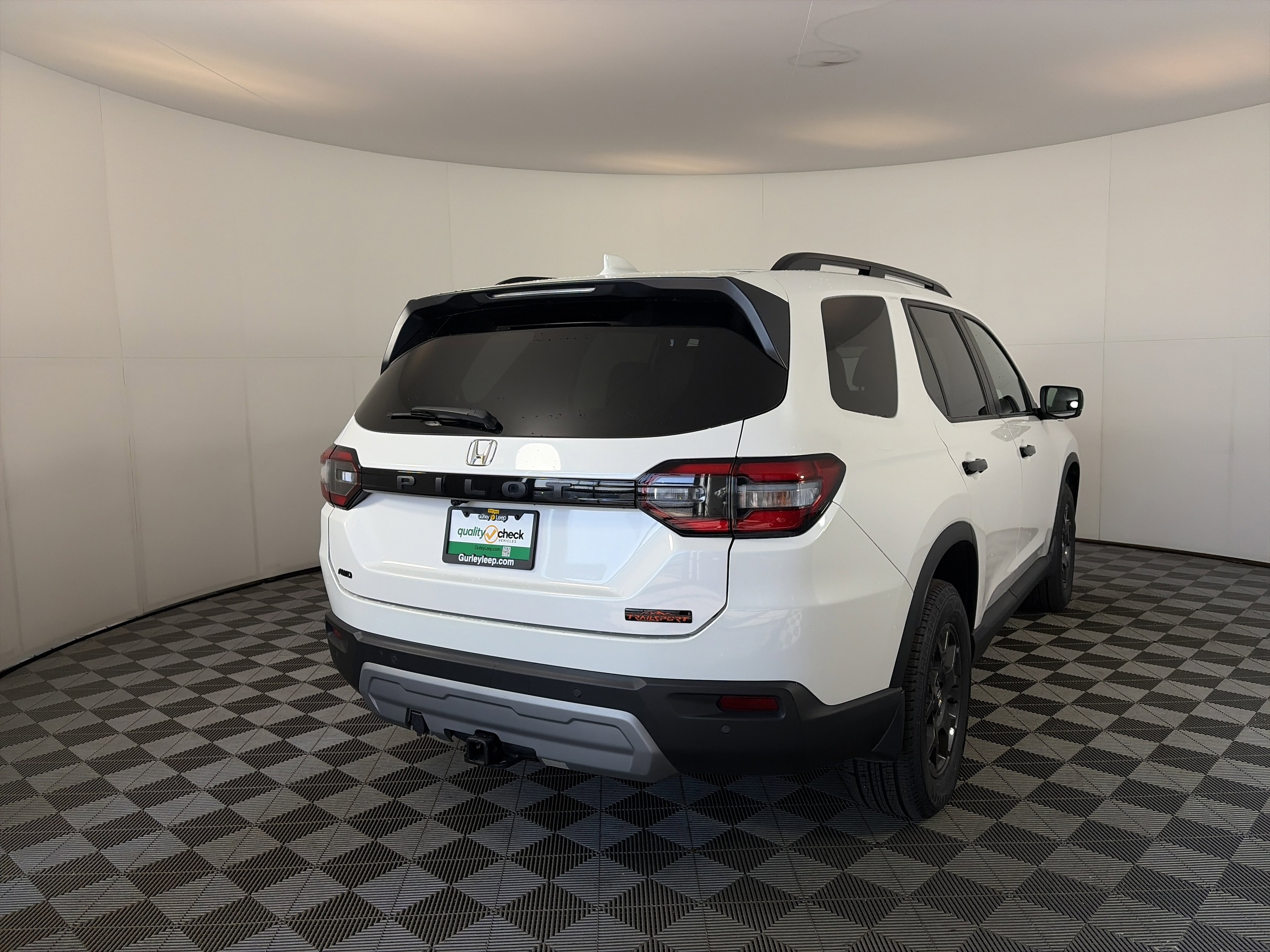 Used 2023 Honda Pilot TrailSport image 10