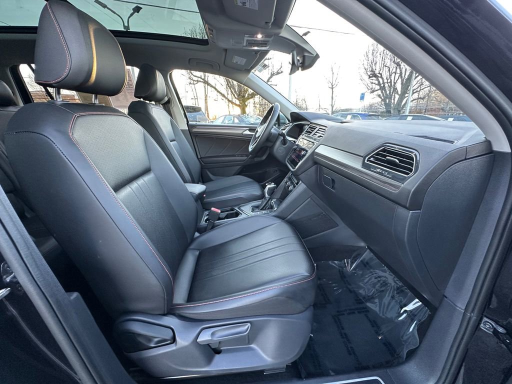 Used 2024 Volkswagen Tiguan Wolfsburg Edition image 22