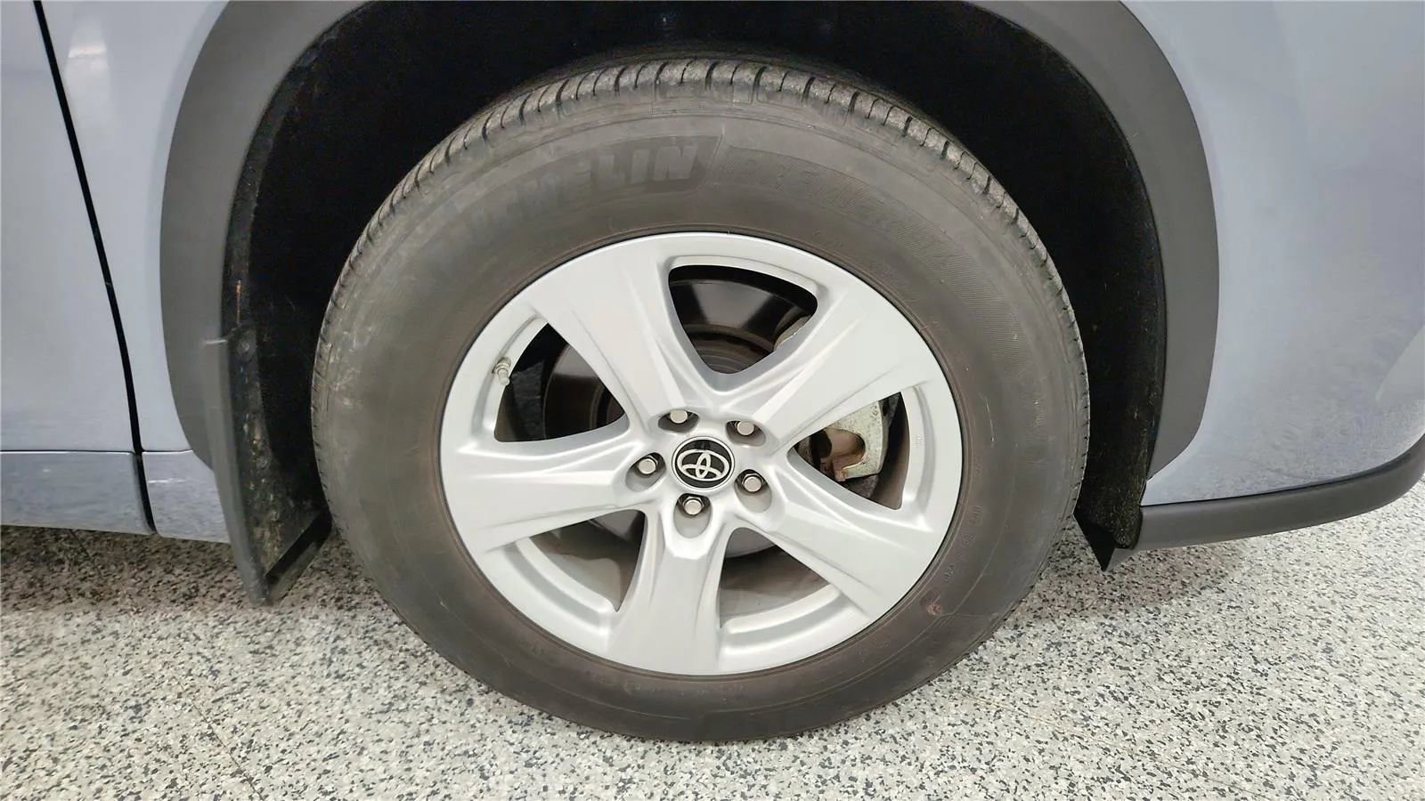 Used 2023 Toyota Highlander LE image 13