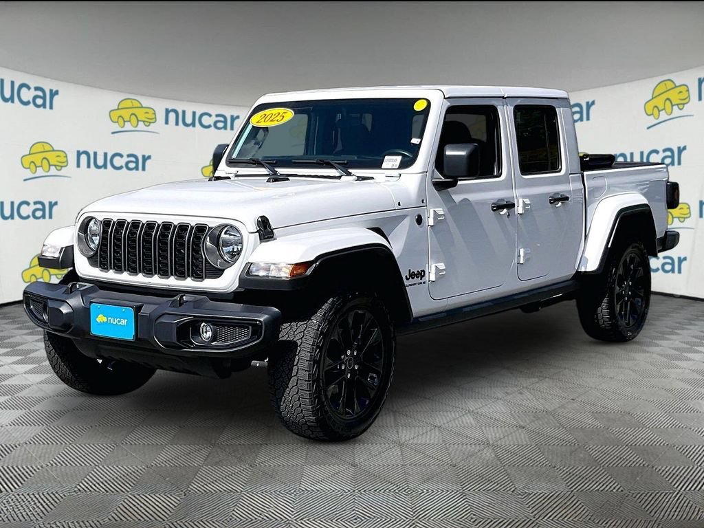 Used 2025 Jeep Gladiator Sport AWD/4WD image 3