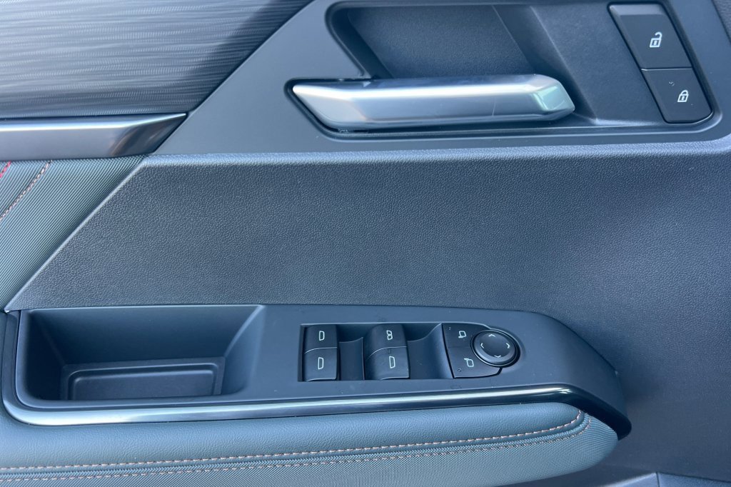 New 2026 GMC Acadia AT4 w/ Luxury Package image 8