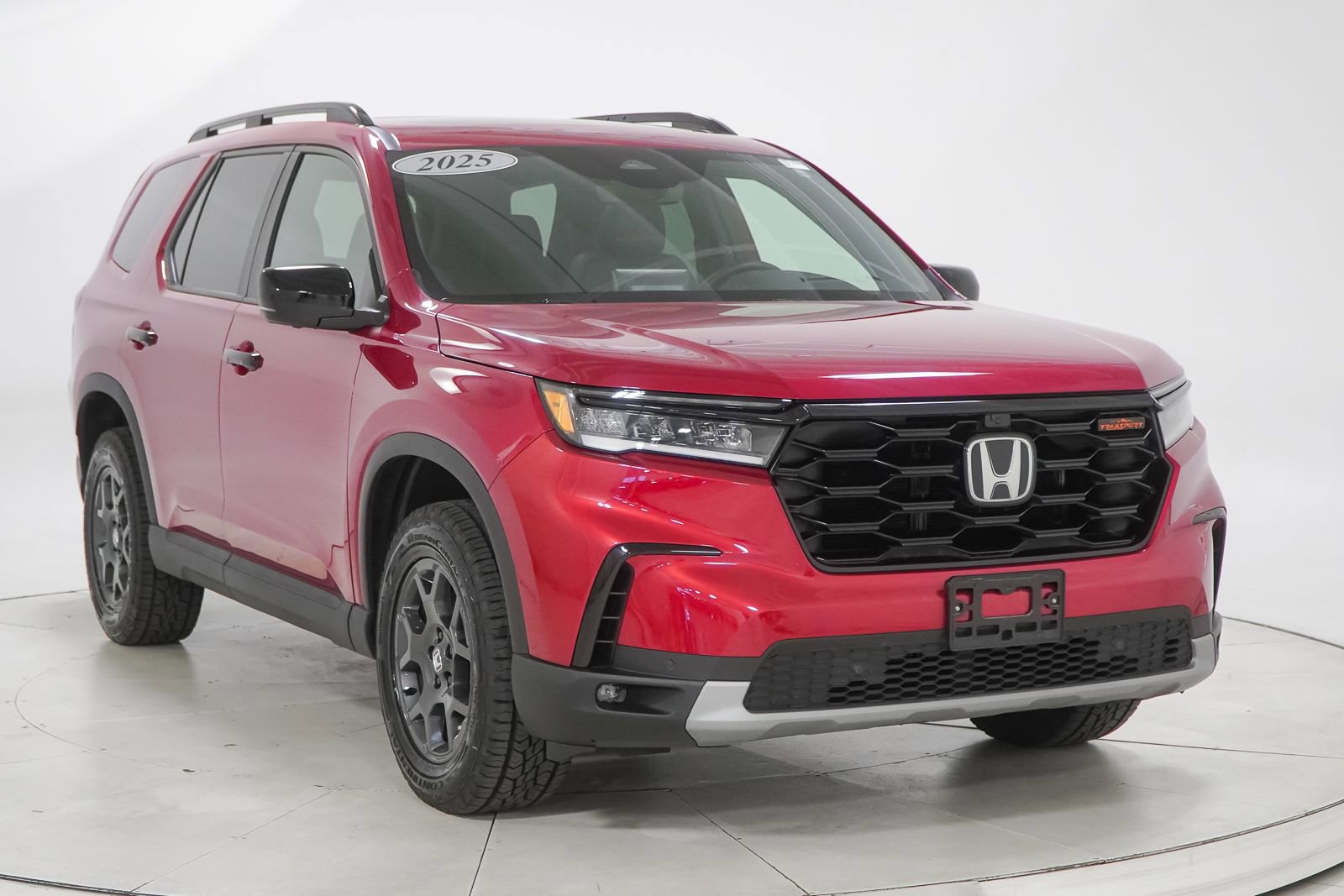 Certified 2025 Honda Pilot TrailSport image 16
