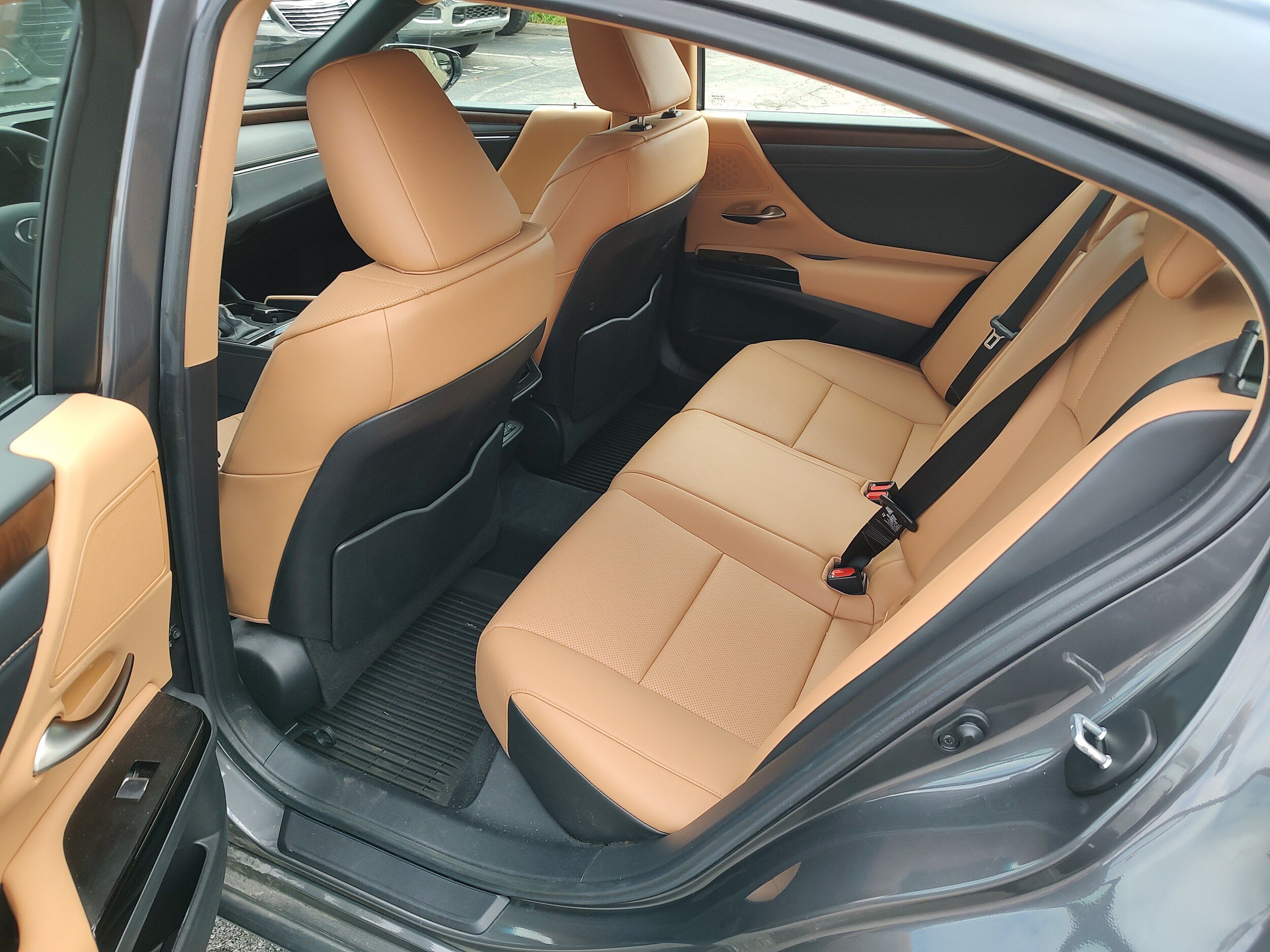 Used 2024 Lexus ES 350 w/ Premium Package FWD image 7