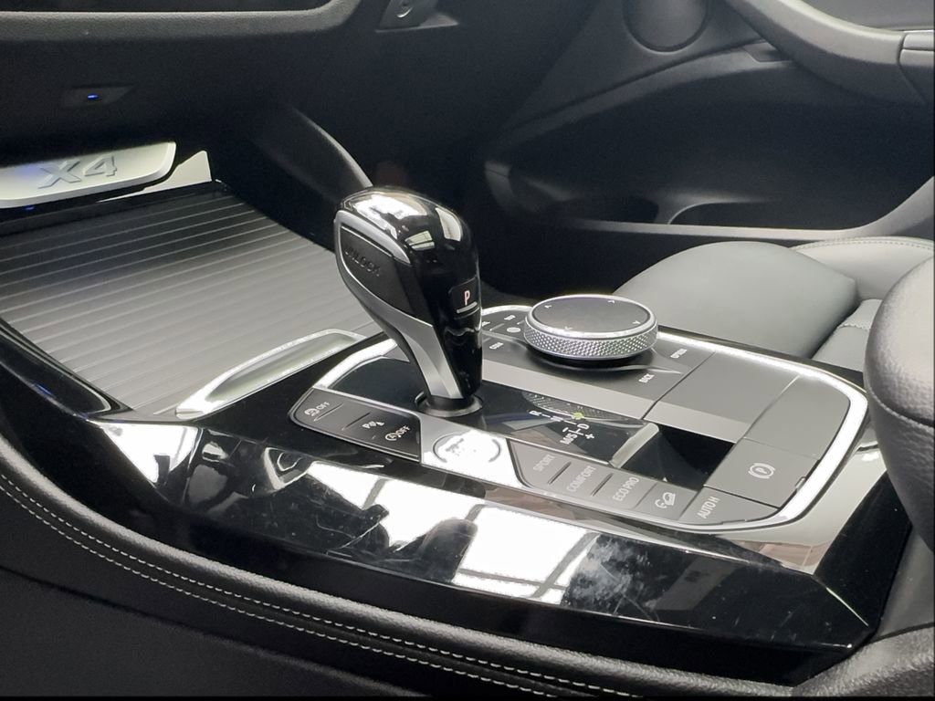 Used 2025 BMW X4 xDrive30i image 24