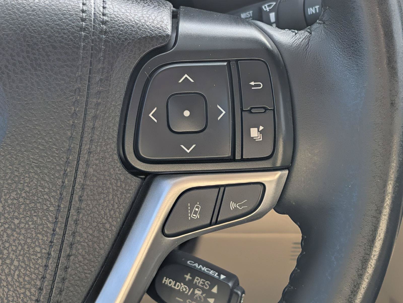 Used 2019 Toyota Highlander Limited AWD/4WD image 15