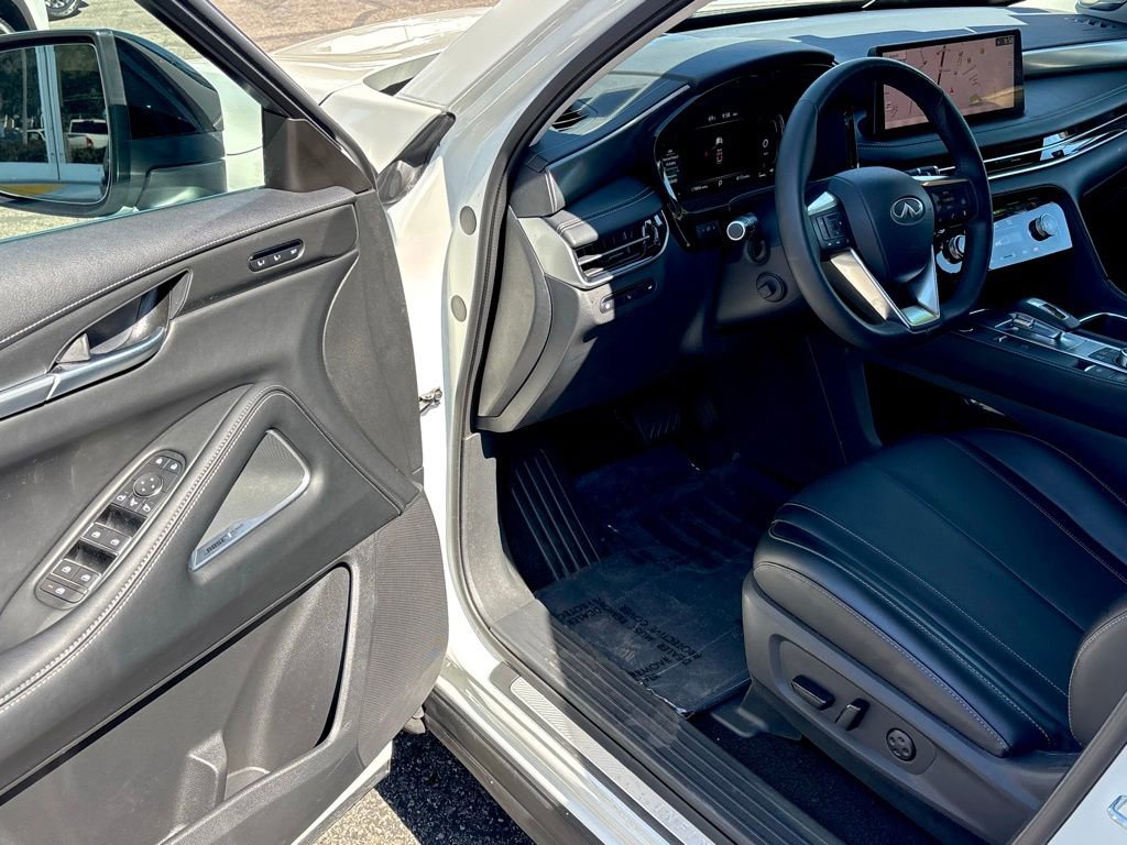 Certified 2025 INFINITI QX60 Luxe w/ Vision Package FWD image 16