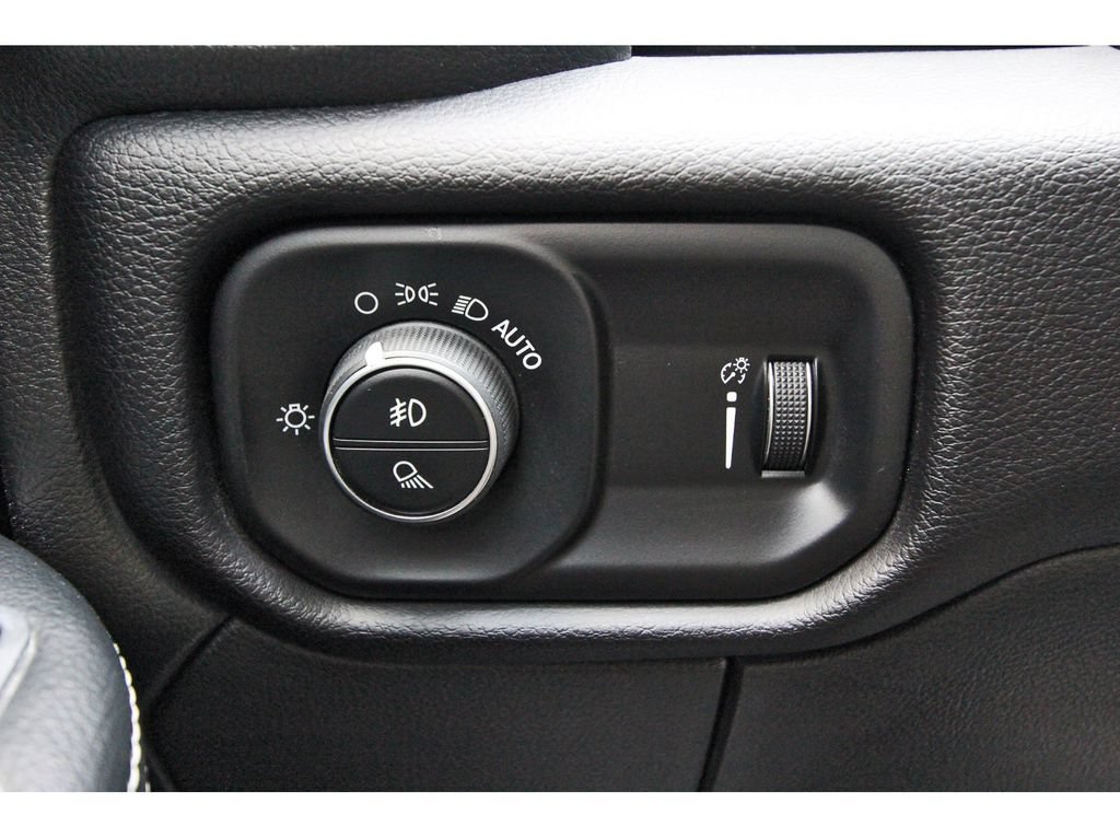 Used 2024 RAM 3500 Big Horn AWD/4WD image 30
