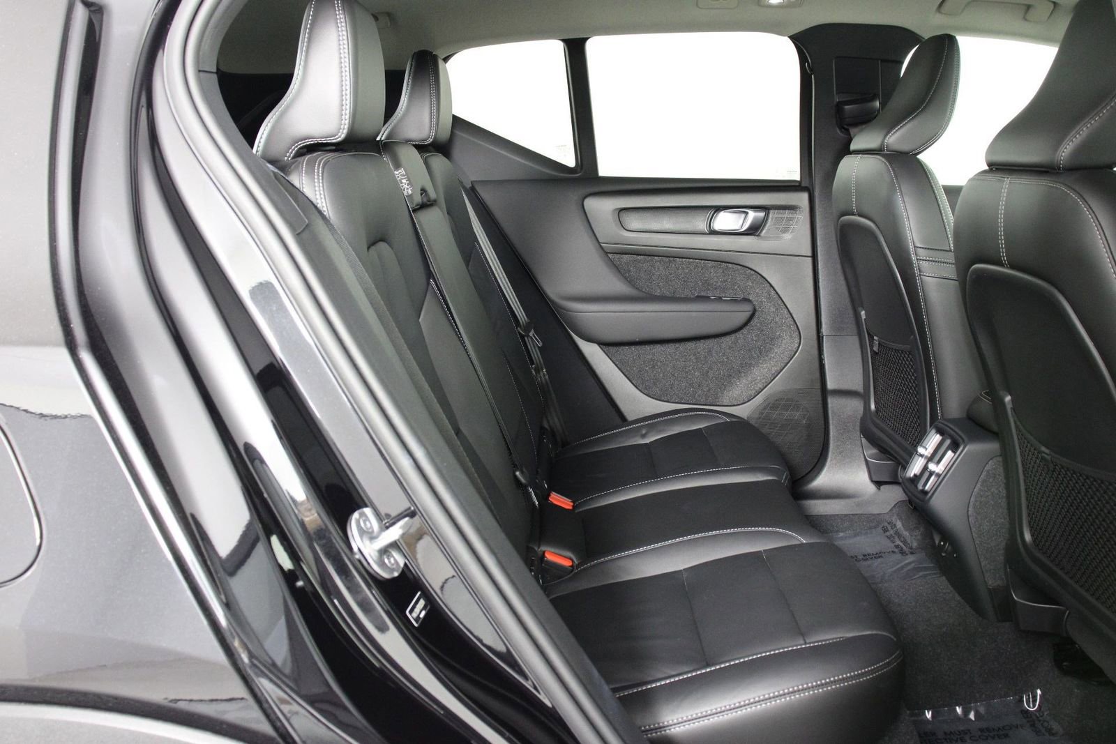 Used 2023 Volvo XC40 B5 Ultimate w/ Climate Package AWD/4WD image 30