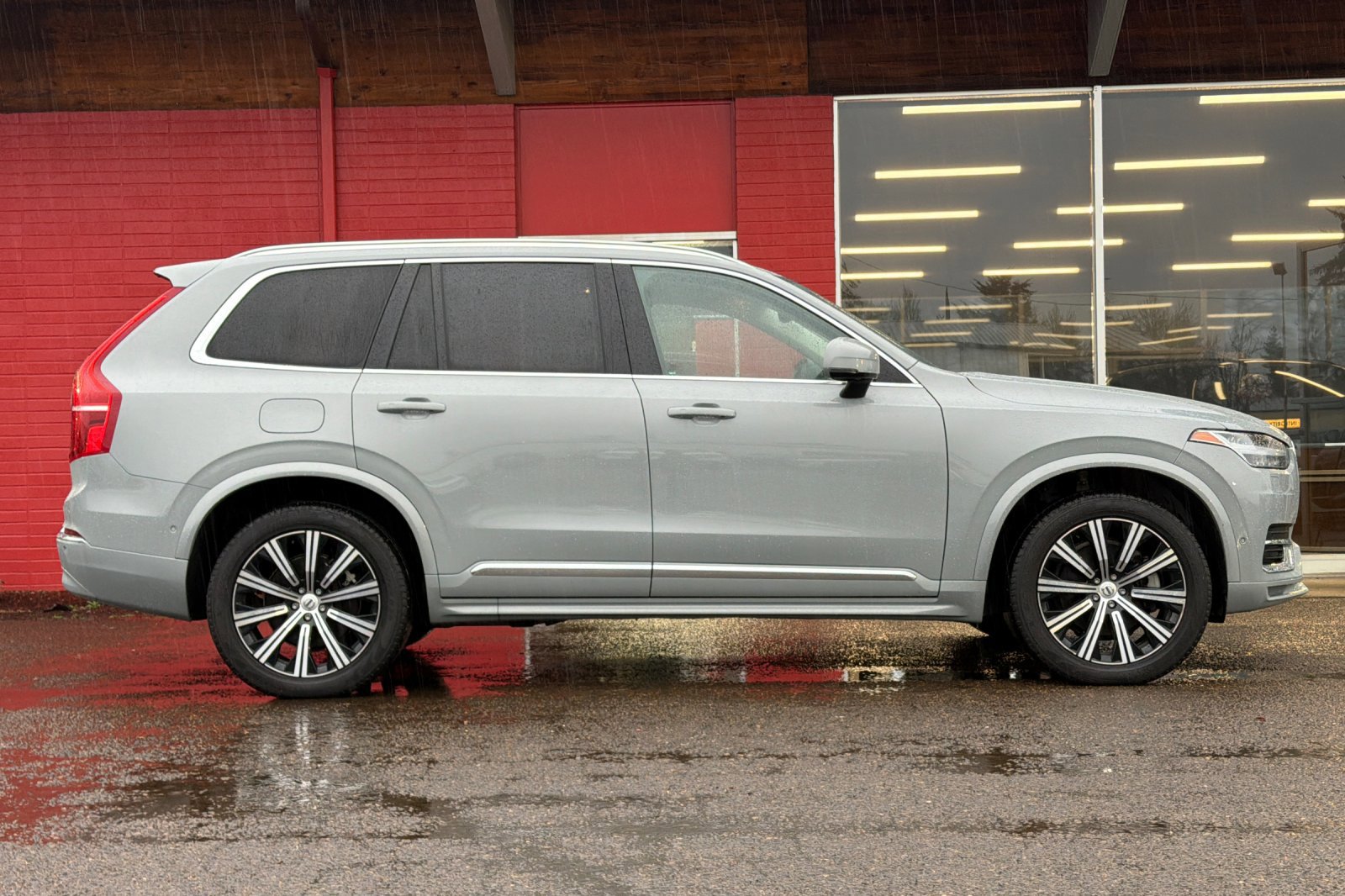 Used 2024 Volvo XC90 B6 Plus AWD/4WD image 3
