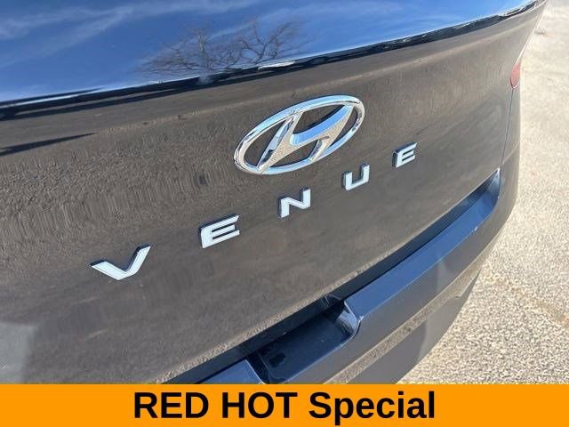 Used 2024 Hyundai Venue SEL image 46