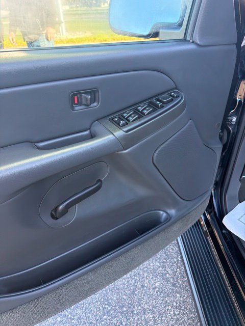 Used 2005 Chevrolet Silverado 1500 LS w/ Skid Plate Package AWD/4WD image 13