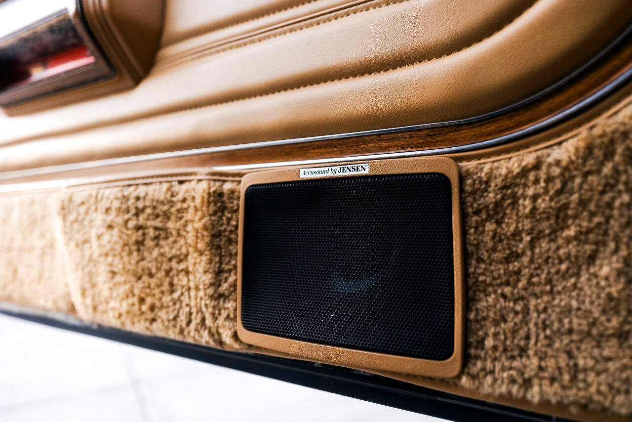 Used 1987 Jeep Grand Wagoneer image 95