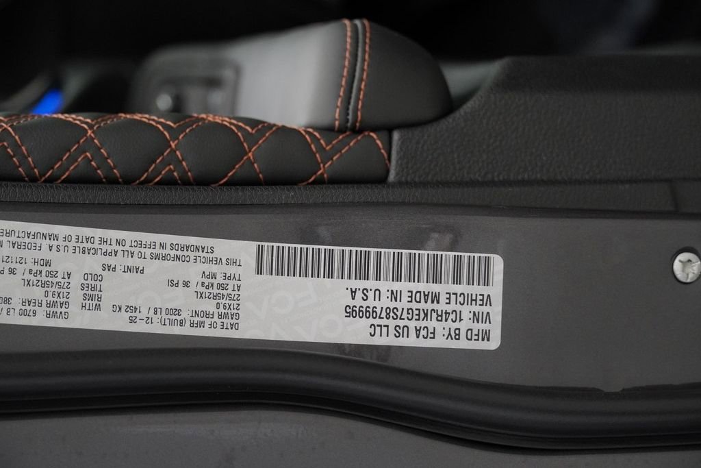 New 2025 Jeep Grand Cherokee L Summit w/ Obsidian Package image 43