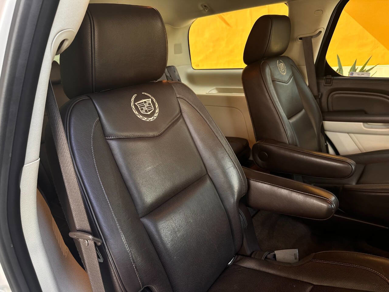 Used 2011 Cadillac Escalade Platinum image 68