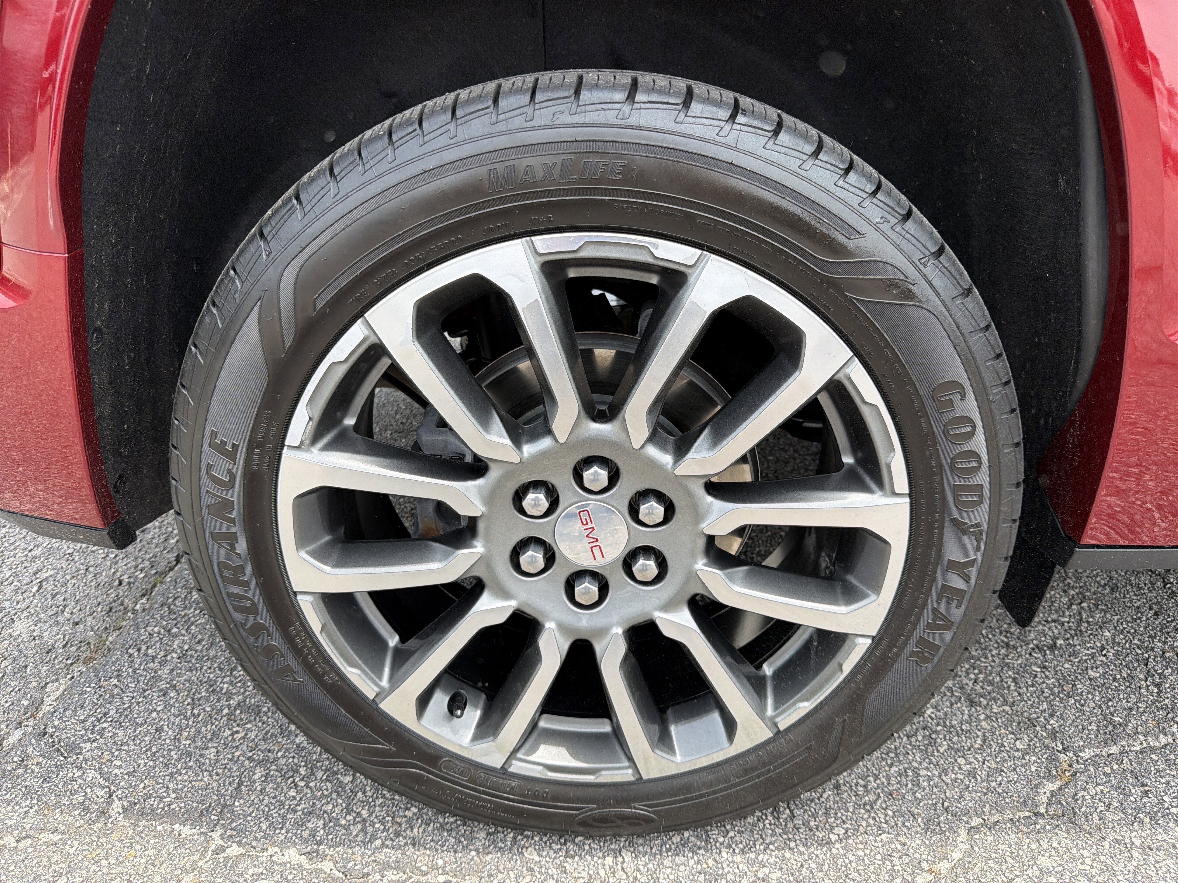 Certified 2022 GMC Acadia Denali w/ Denali Ultimate Package FWD image 19