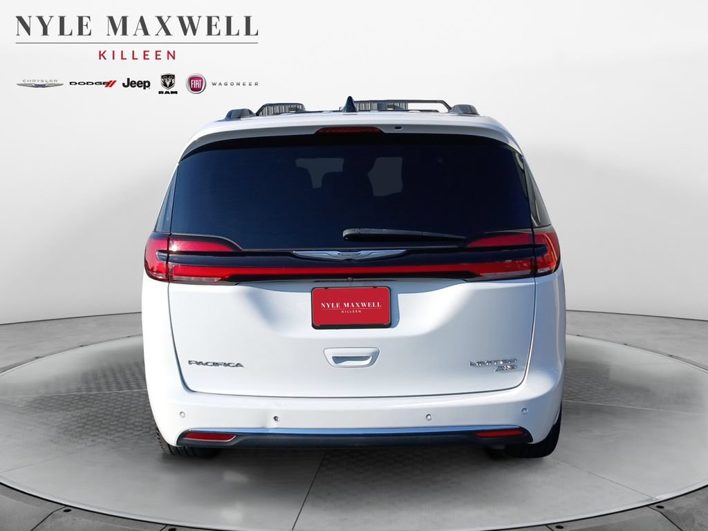 Used 2023 Chrysler Pacifica Limited w/ Uconnect Theater Family Group AWD/4WD image 15