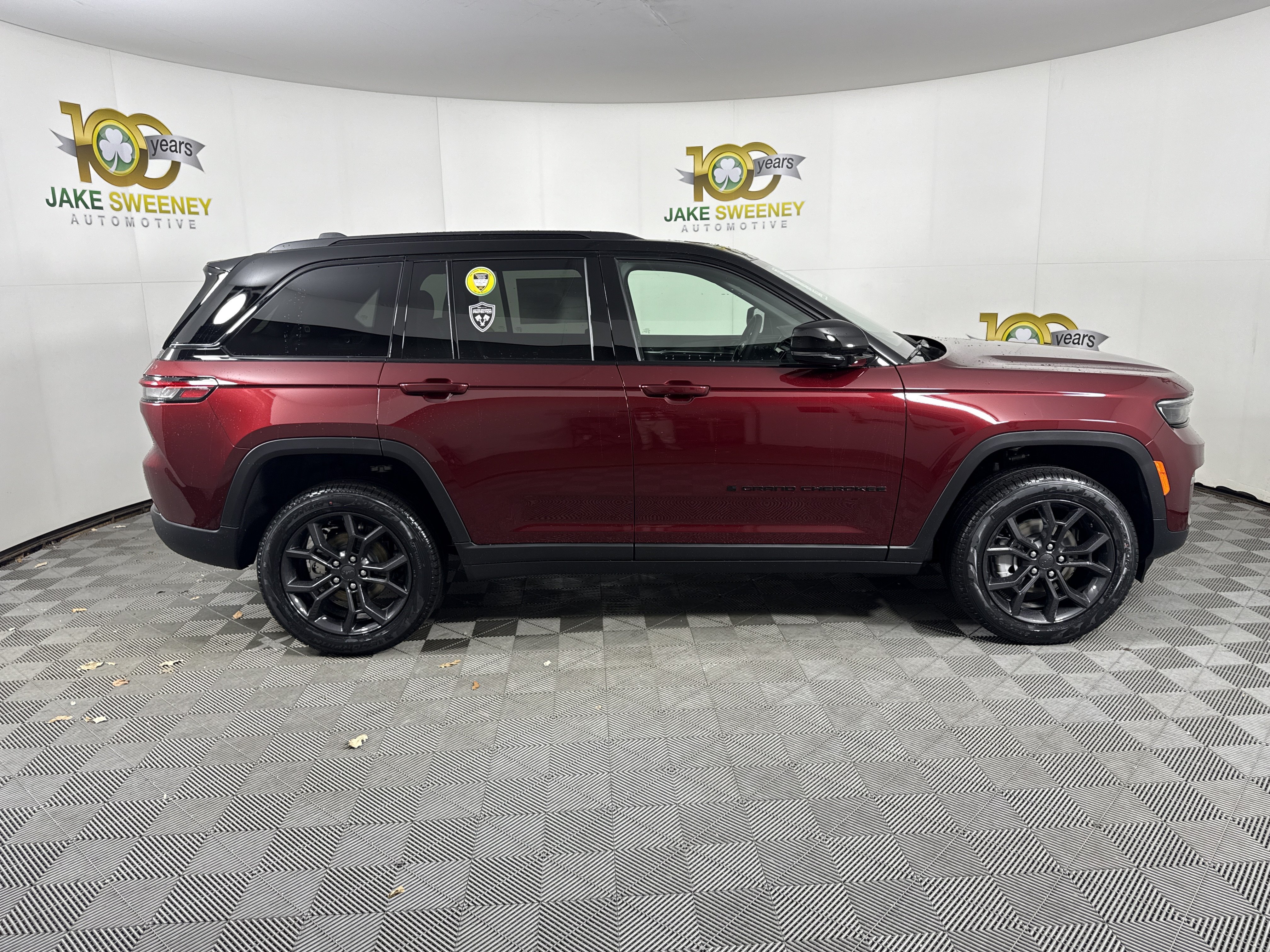 New 2025 Jeep Grand Cherokee Limited AWD/4WD image 11