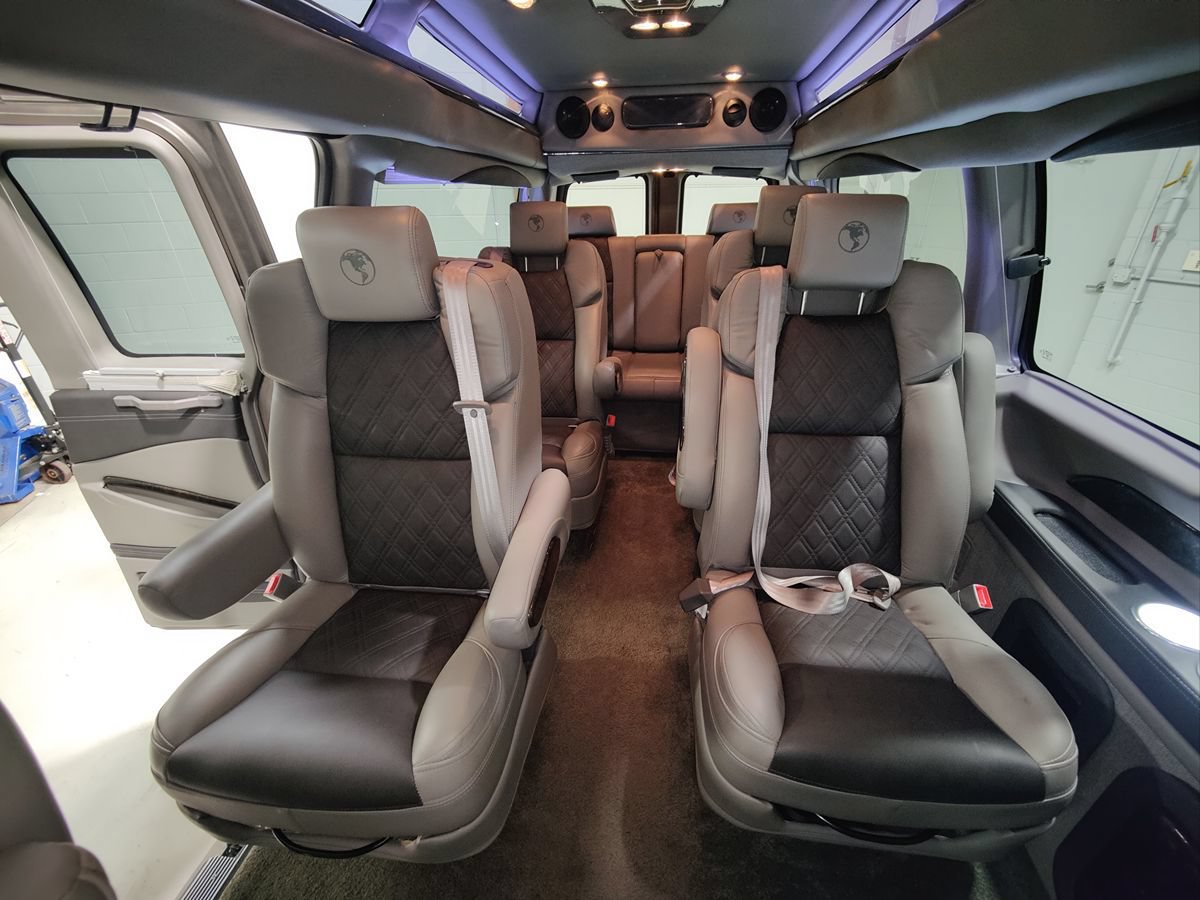 Used 2022 Chevrolet Express 2500 Extended w/ Enhanced Convenience Package RWD image 20