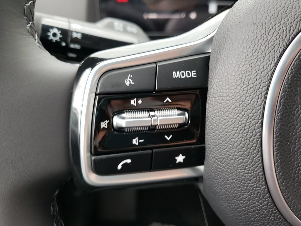 New 2026 Kia Carnival FWD image 12