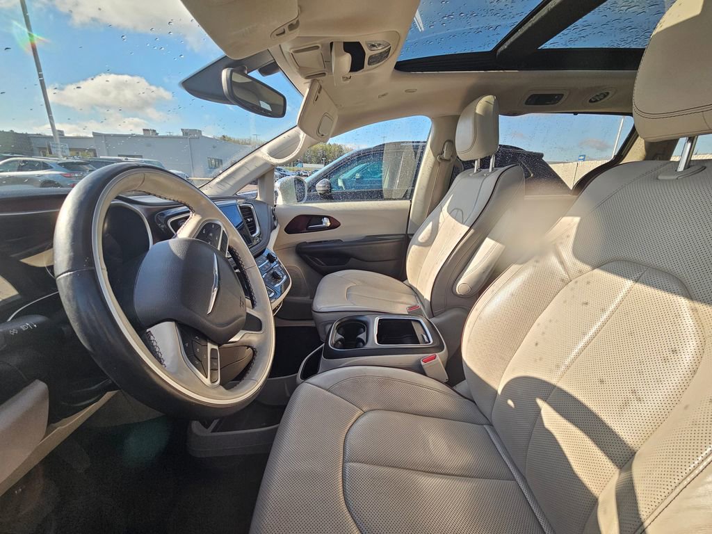 Used 2019 Chrysler Pacifica Limited FWD image 12
