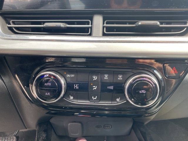 Used 2025 Chevrolet Trax LT w/ Driver Confidence Package image 25