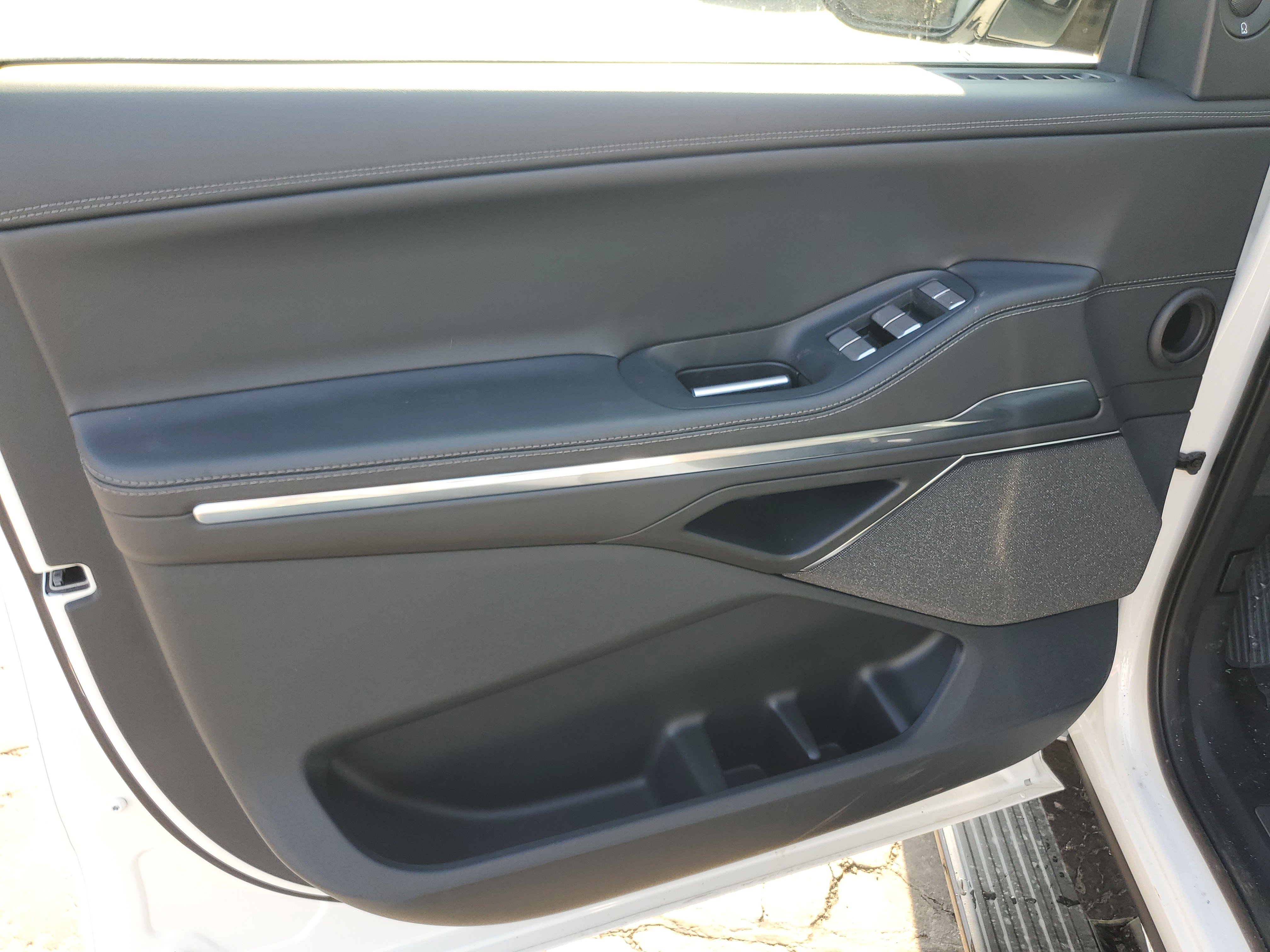 New 2026 Lincoln Navigator Reserve image 8