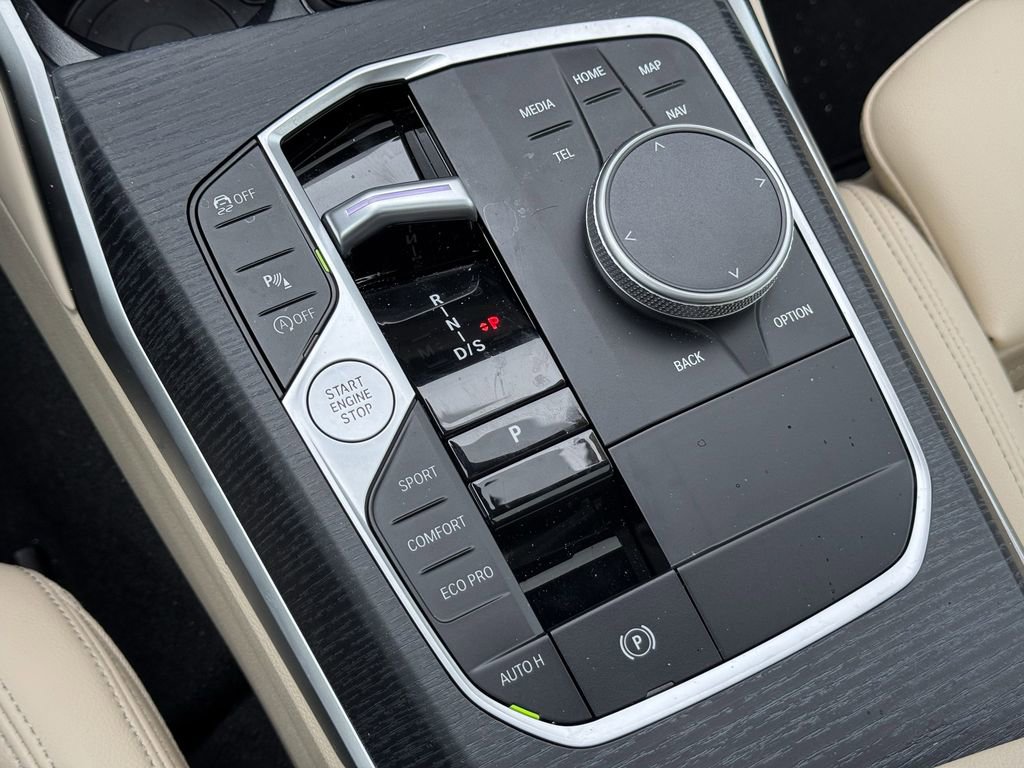 Used 2025 BMW 330i xDrive Sedan w/ Convenience Package image 28