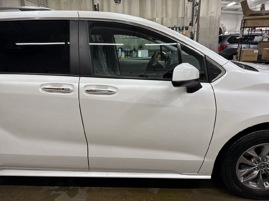 Used 2024 Toyota Sienna XLE image 16