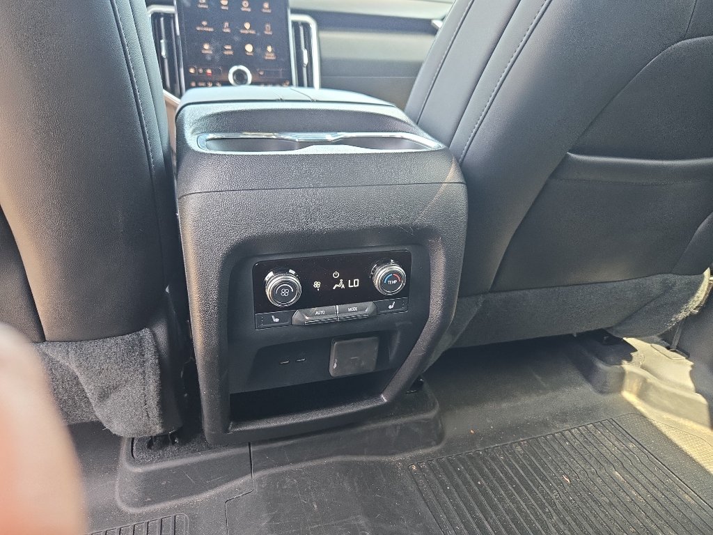 Used 2024 GMC Acadia Elevation w/ Black Edition FWD image 29