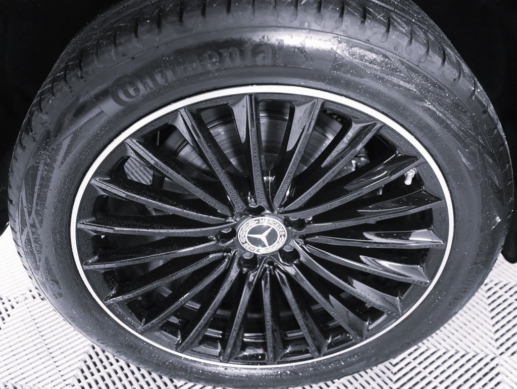 Used 2024 Mercedes-Benz GLC 300 4MATIC image 7