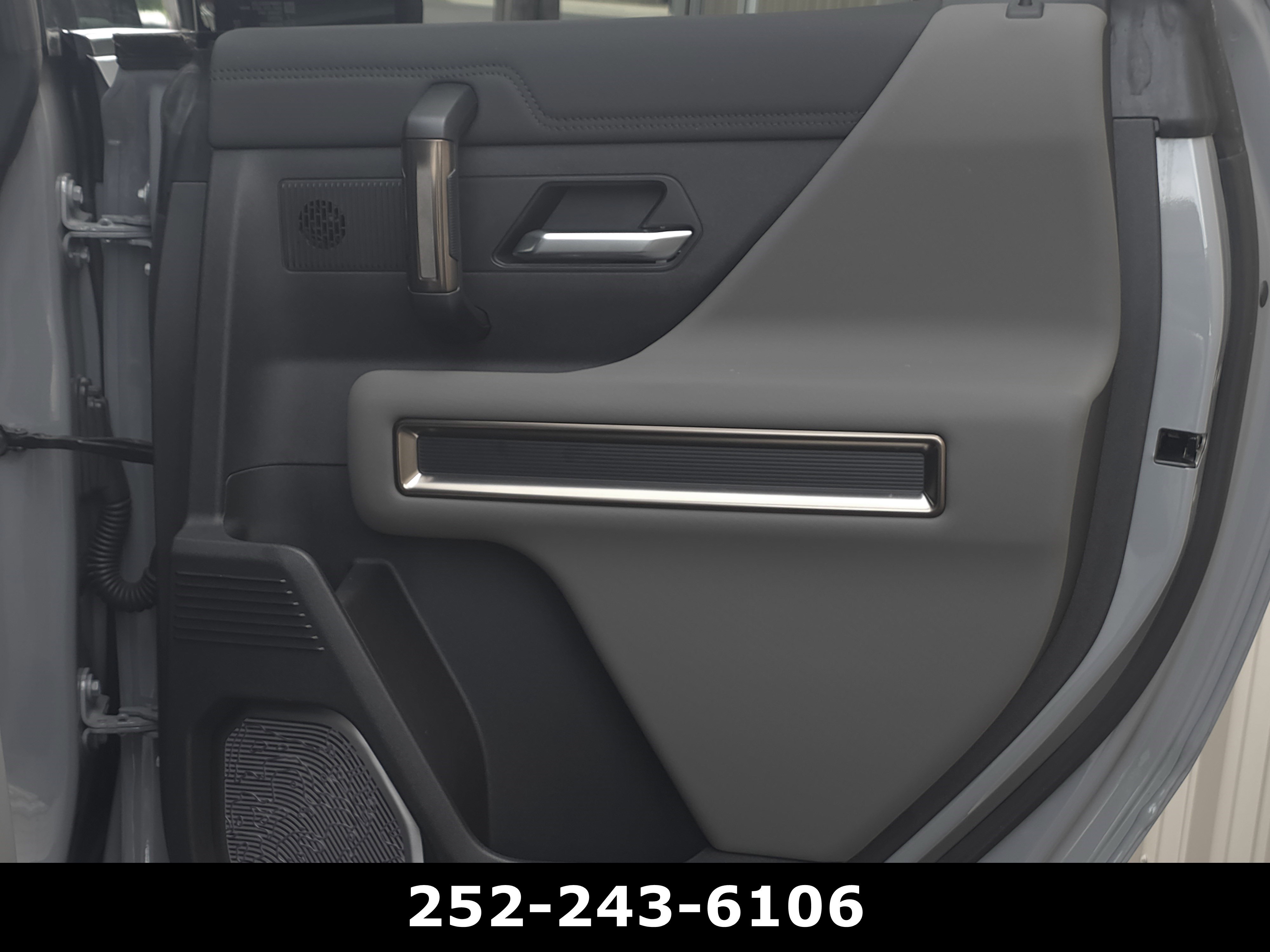Used 2025 GMC Hummer EV 3X AWD/4WD image 45
