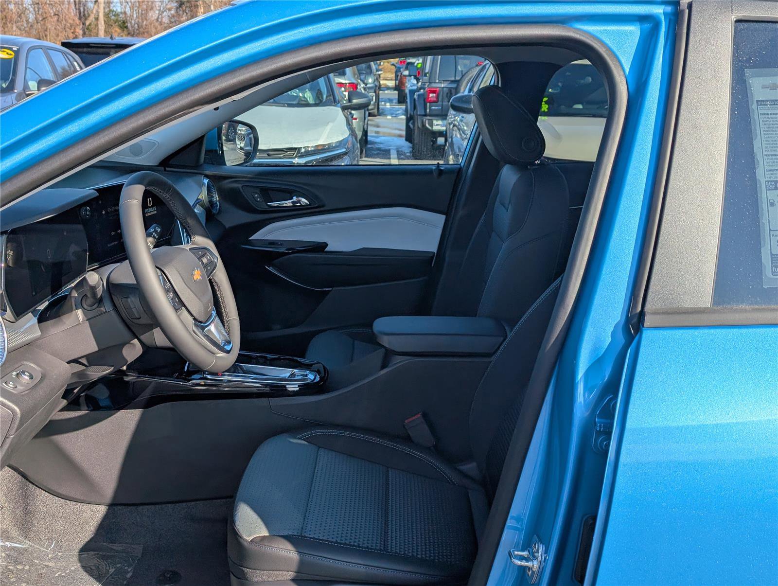 New 2026 Chevrolet Trax LT w/ Sunroof Package image 11