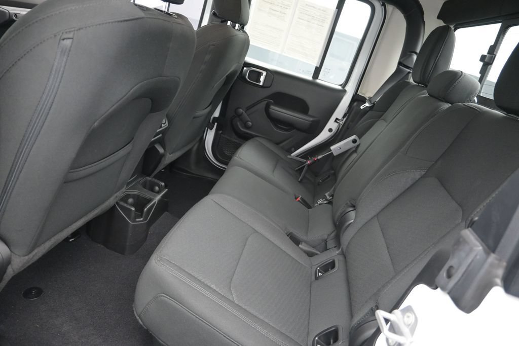Used 2023 Jeep Gladiator Sport AWD/4WD image 18