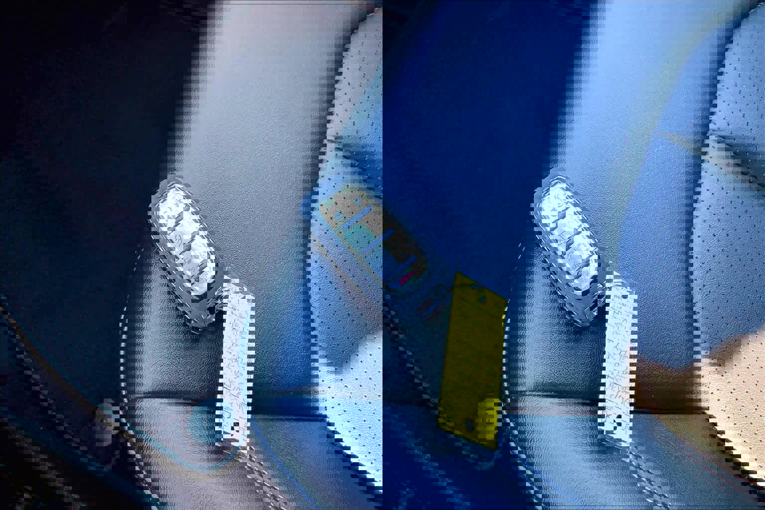 Used 2025 Chrysler Pacifica Select image 15