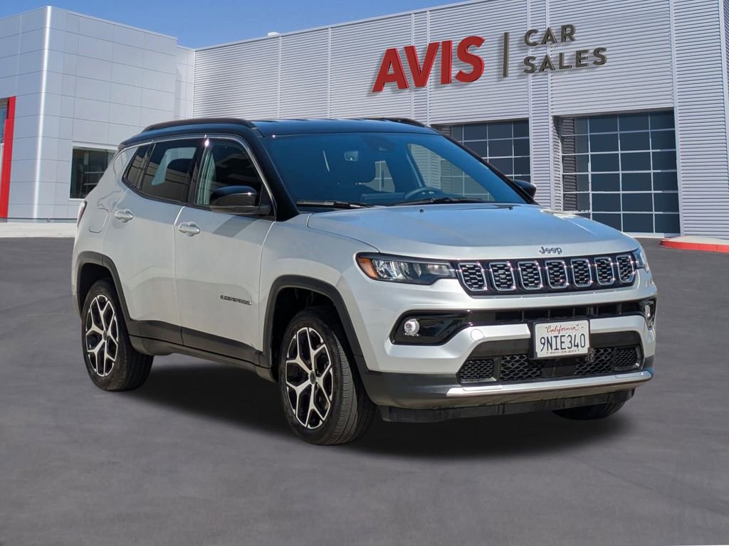 Used 2025 Jeep Compass Limited image 3