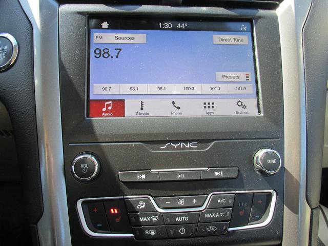 Used 2019 Ford Fusion SE AWD/4WD image 11