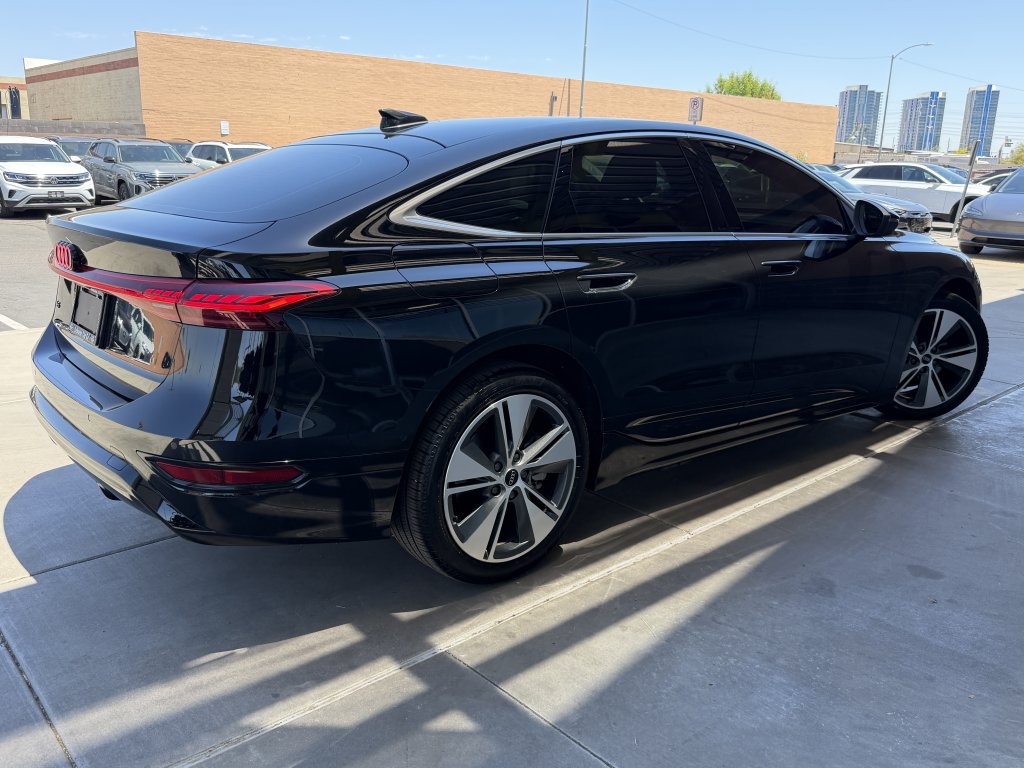 Used 2025 Audi A6 e-tron Premium Plus w/ Premium Plus RWD image 4