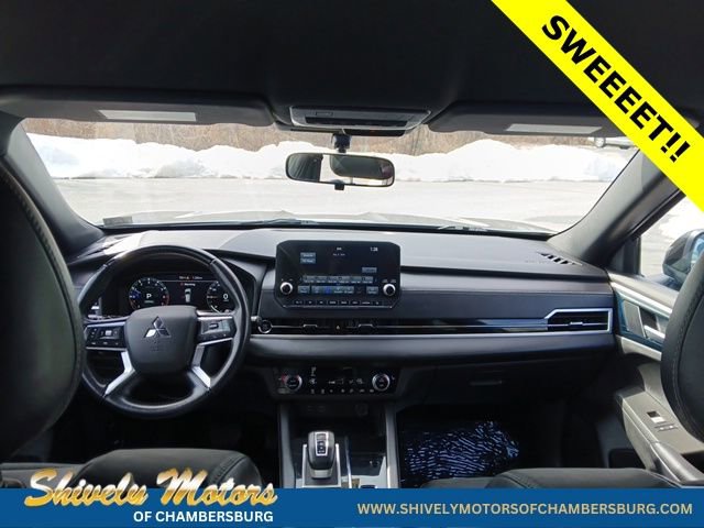 Used 2023 Mitsubishi Outlander SE Black Edition image 18